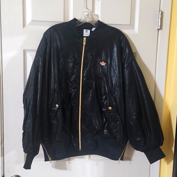 Adidas women oversized jacket.